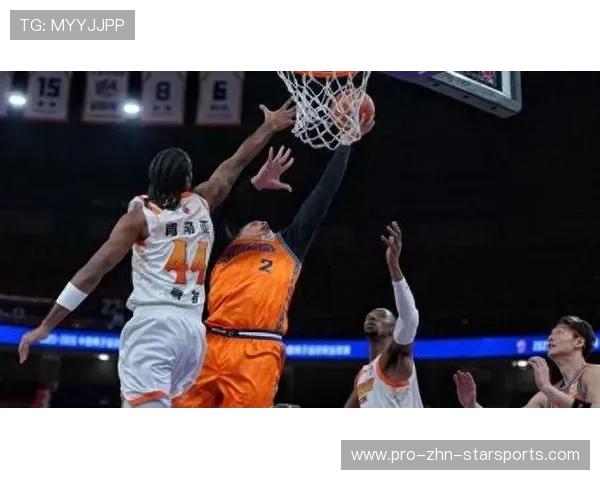 上海久事再度迎来大胜，王哲林成为球队进攻核心